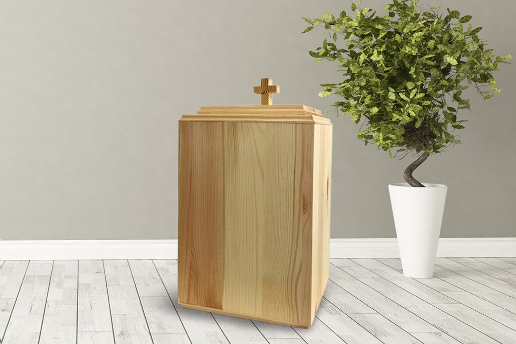 Luonnollinen mäntyuurna